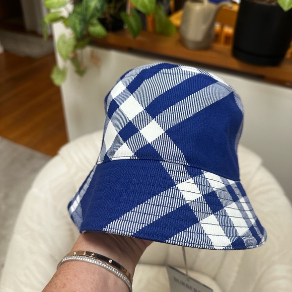 Burberry Check Bucket Hat Blue NWT Medium - Picture 2 of 6